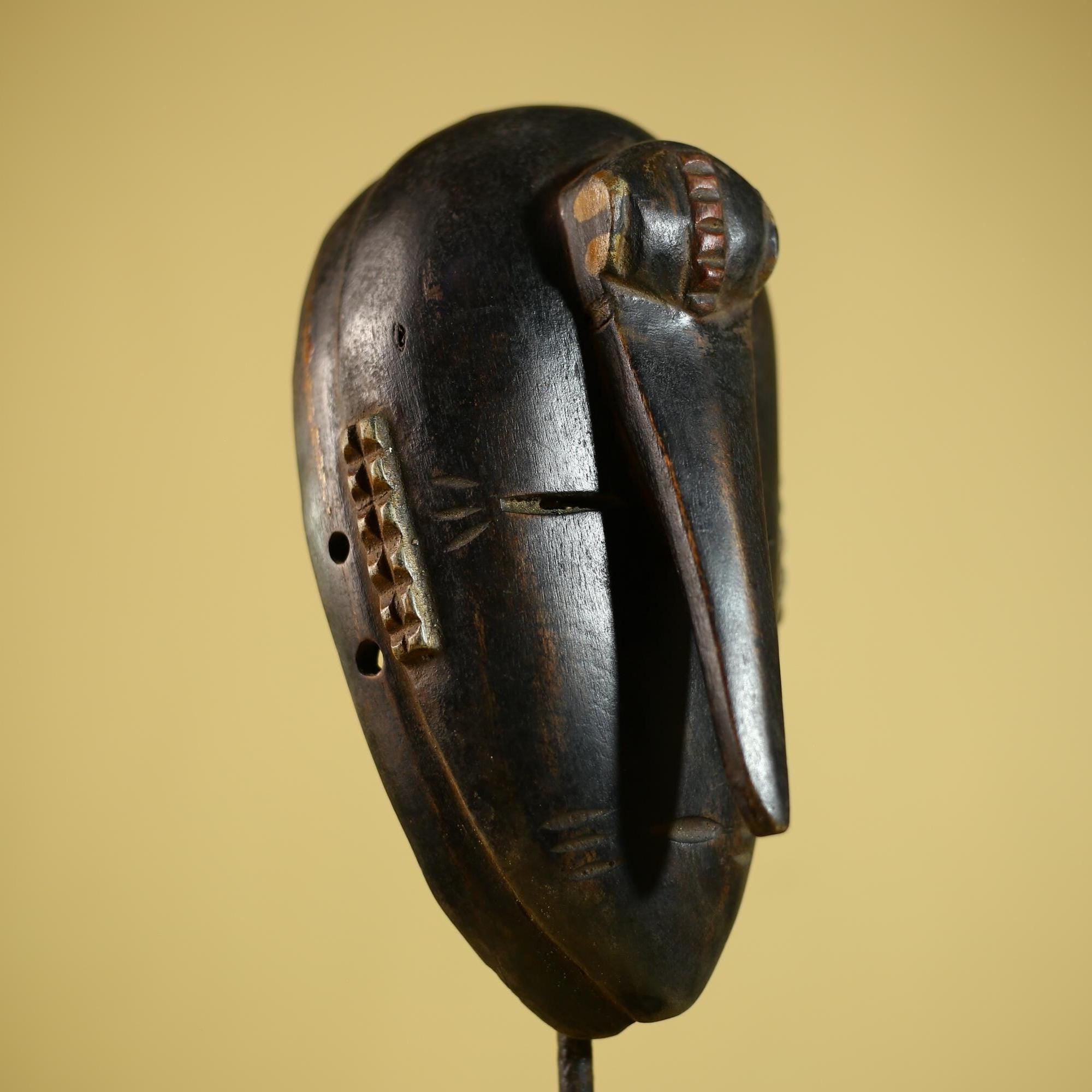 African Long Nose Mask Hand Carved Wood Tribal Wall Decor Sculpture-G6341