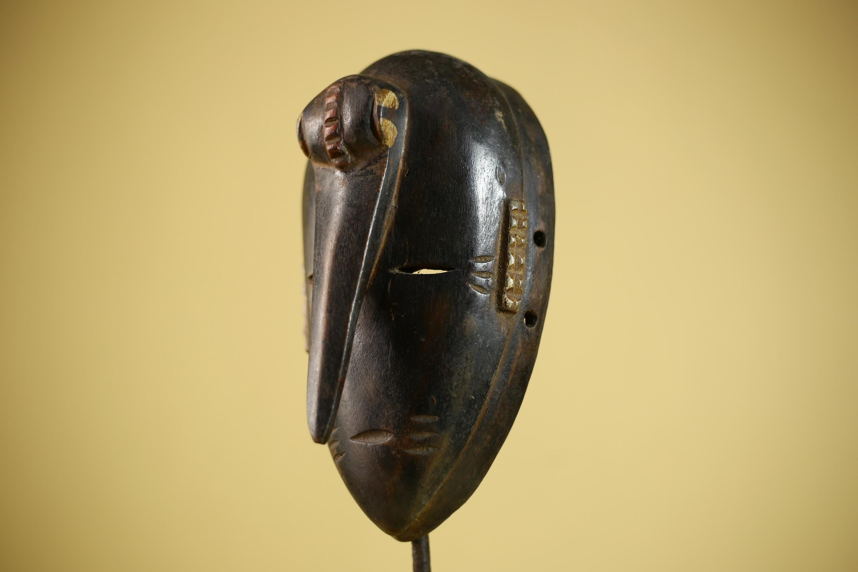 African Long Nose Mask Hand Carved Wood Tribal Wall Decor Sculpture-G6341