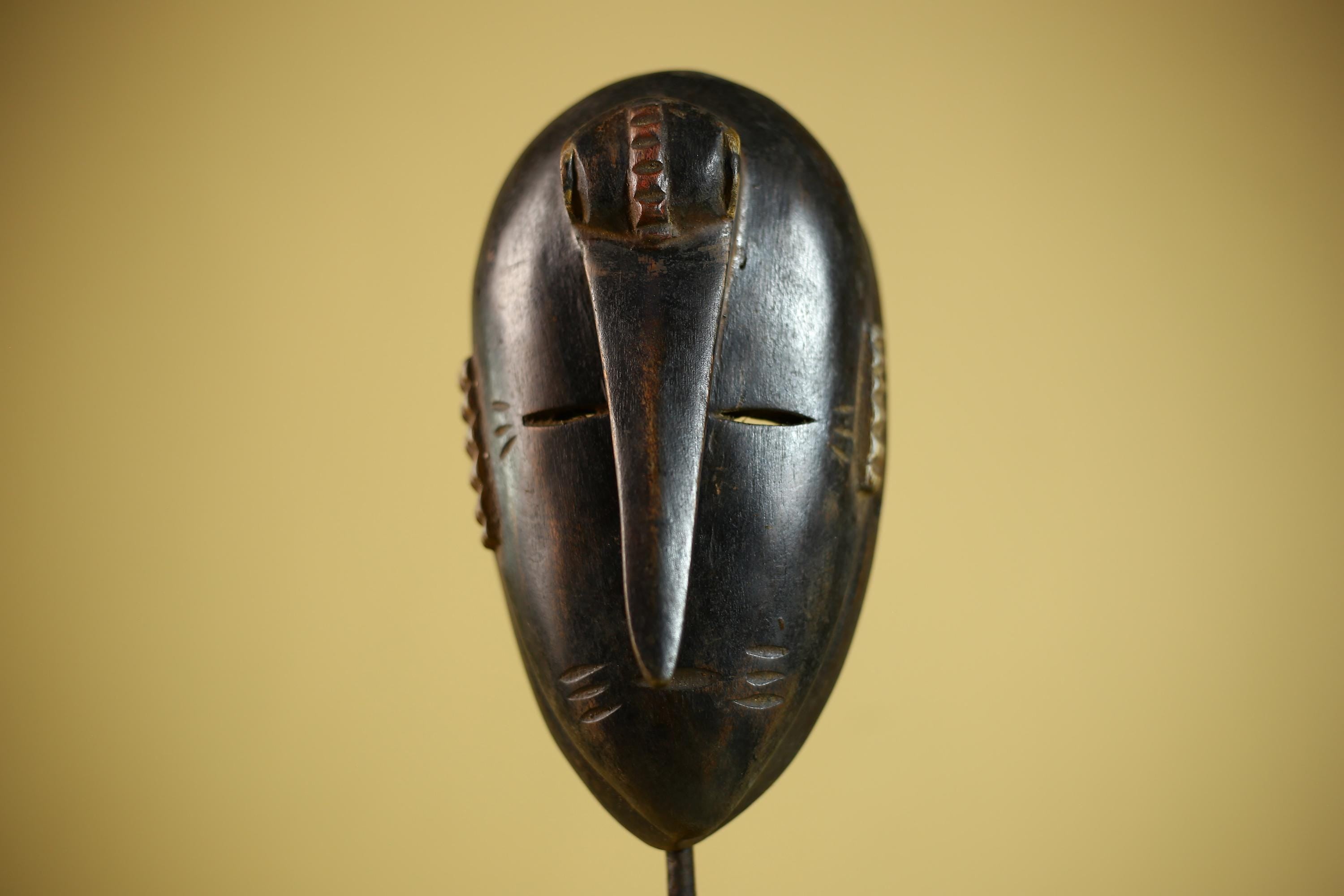 African Long Nose Mask Hand Carved Wood Tribal Wall Decor Sculpture-G6341