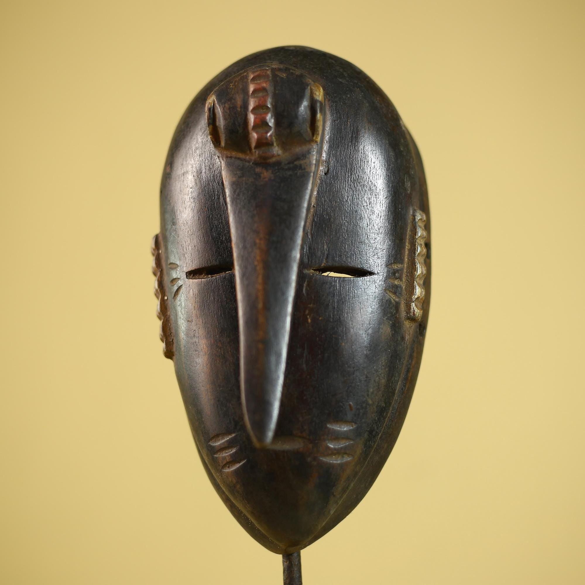 African Long Nose Mask Hand Carved Wood Tribal Wall Decor Sculpture-G6341