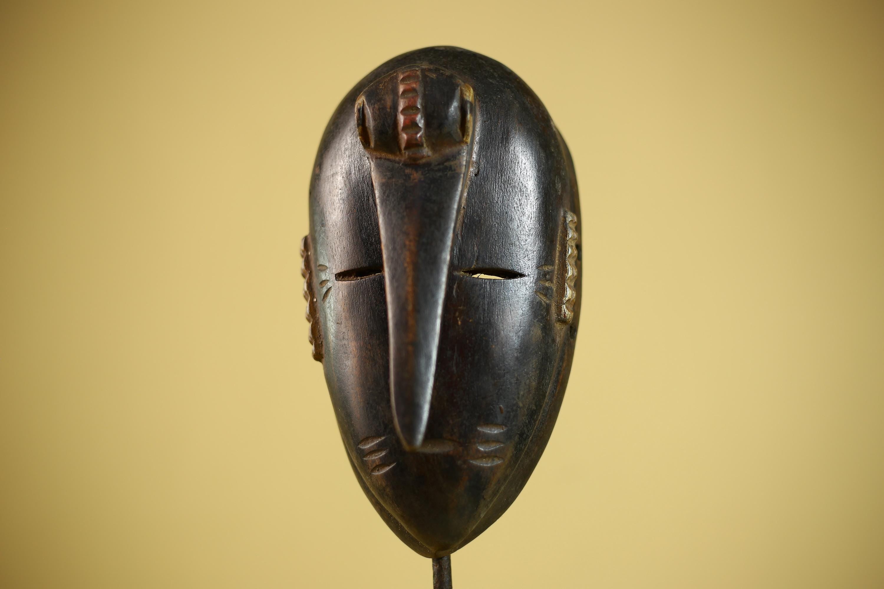 African Long Nose Mask Hand Carved Wood Tribal Wall Decor Sculpture-G6341